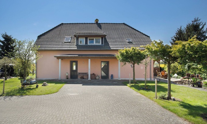 Luessow Apartment | Apartment 'Ferienwohnung Lüssow' with Private Terrace, Private Garden and Wi-Fi