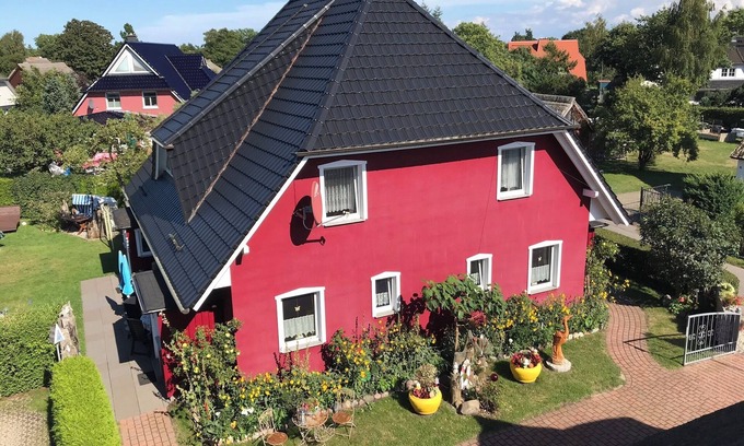 Wieck auf dem Darss Apartment | Apartment 'Fewo 32 - Halbinsel Darss - Ostsee' with Private Terrace, Shared Garden and Wi-Fi