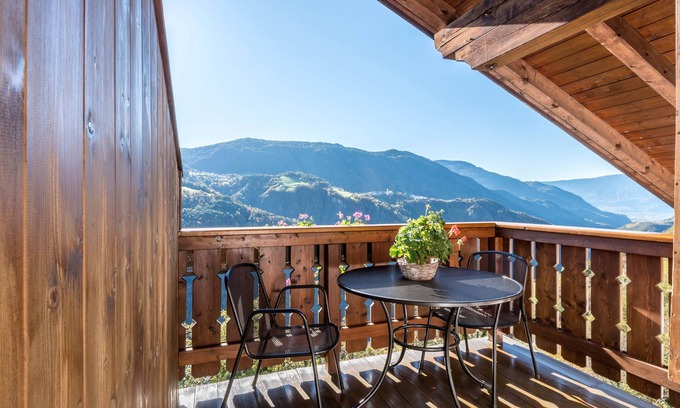 Fie allo Sciliar Apartment | Apartment "Gfinkerhof Mendel" with Mountain View, Shared Terrace & Wi-Fi