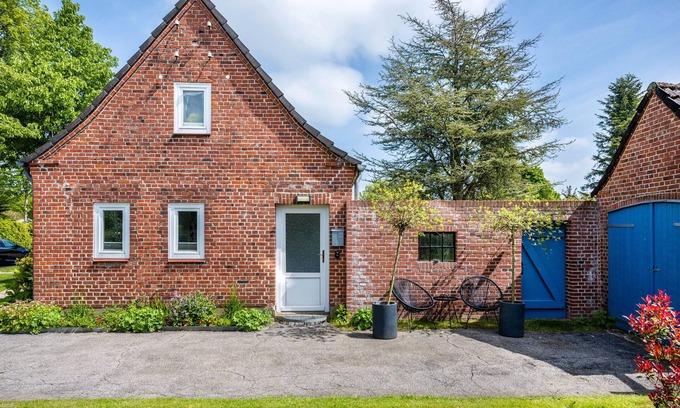 Leck Apartment | Apartment 'Halunder' with Private Garden and Wi-Fi