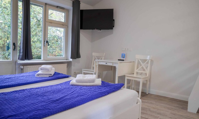 Esgrus Apartment | Apartment house Brunsholm Apartment 3 with attic with garden access