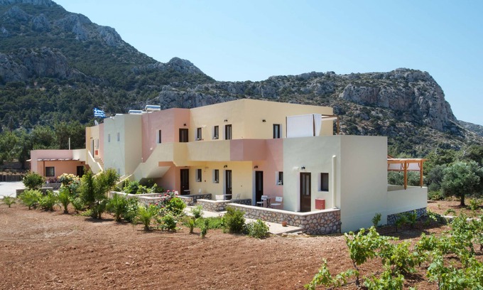 Lefkos Apartment | Apartment In A Hotel 'Miraluna Two Room 1' with Private Terrace, Wi-Fi and Air Conditioning