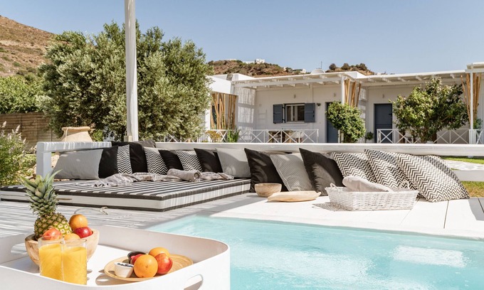 Kato Fellos Apartment | Apartment In A Hotel "Ow Andros Luxury Suites 3" with Mountain View, Private Terrace & Wi-Fi