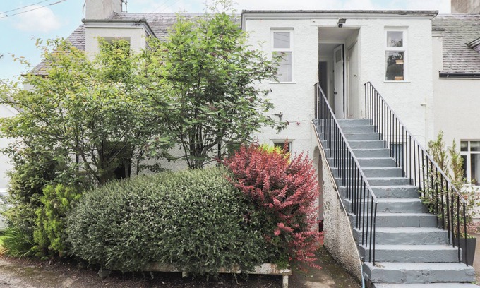 Foyers Cottage | APARTMENT IN FOYERS, pet friendly, with open fire in Foyers