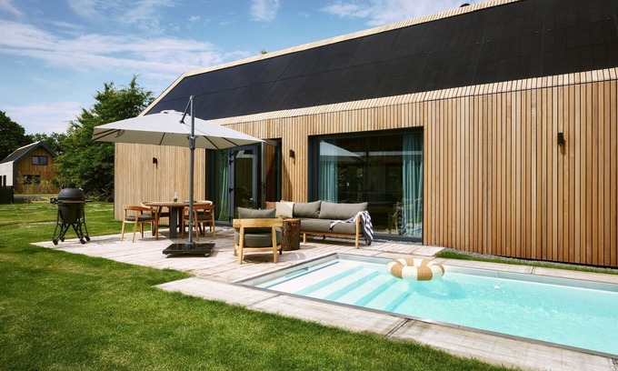 Hengelo House | Apartment in Gelderland near Nature Trails