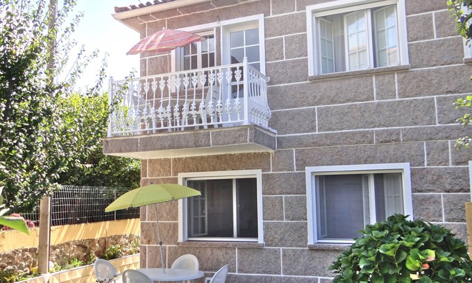 Larino Apartment | Apartment in Lariño with wifi