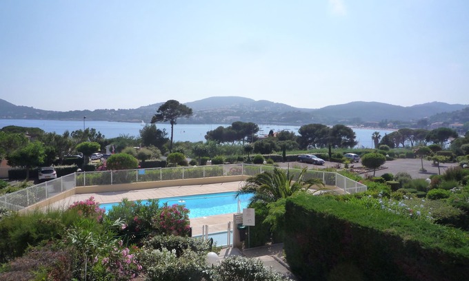 Agay Apartment | Apartment in secure residence with swimming pool facing the sea