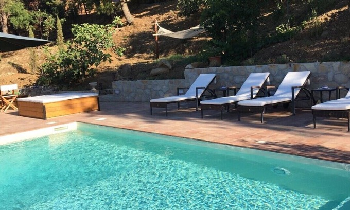 Castelbuono Villa | Apartment in villa with air-conditioned pool