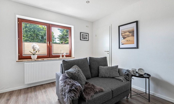 Weddingstedt Apartment | Apartment 'Koll' with Wi-Fi