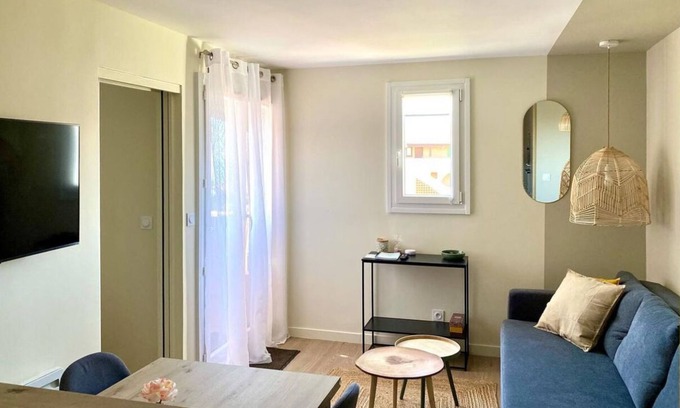 Saint-Pierre-la-Mer Apartment | Apartment 'La Perle Marine' with Sea View, Shared Pool and Wi-Fi