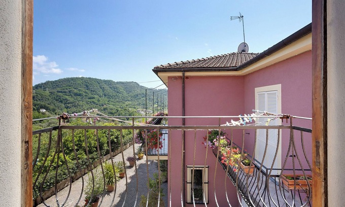 Arcola Apartment | Apartment 'La Torre' with Mountain View, Private Terrace and Wi-Fi