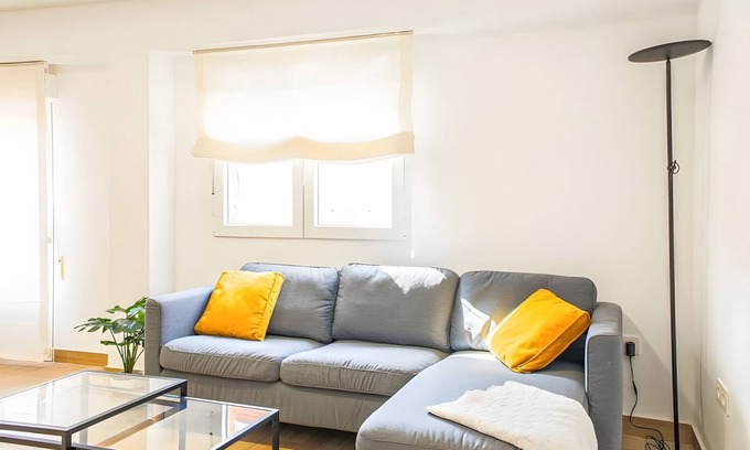 Almeria Centro Apartment | Apartment 'Magnifico Apto Pleno Centro Almeria' with Balcony, Wi-Fi and Air Conditioning