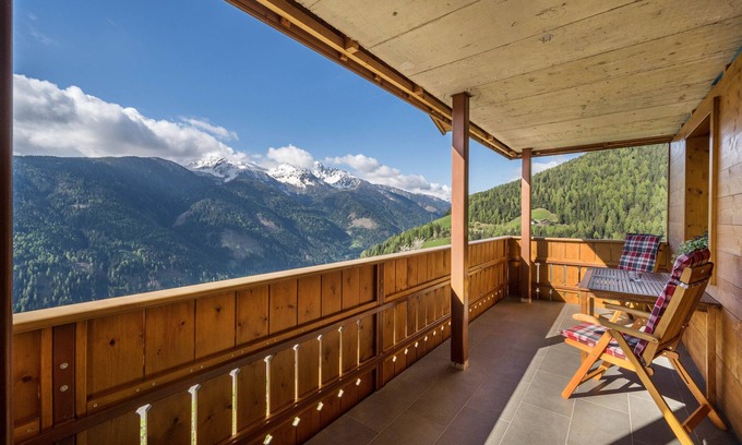 Ultimo Apartment | Apartment 'Matscherhof Nikolaus' with Mountain View, Shared Garden and balcony