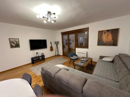 Mostar Old Town Apartment | Apartment Nadia 3min from Old Bridge with FREE Garage