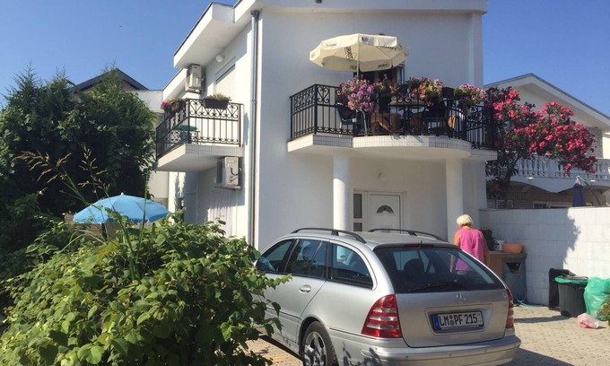 Ulcinj Apartment | Apartment Nafija 2, 500 Meters from the famouse "Grate Beach"