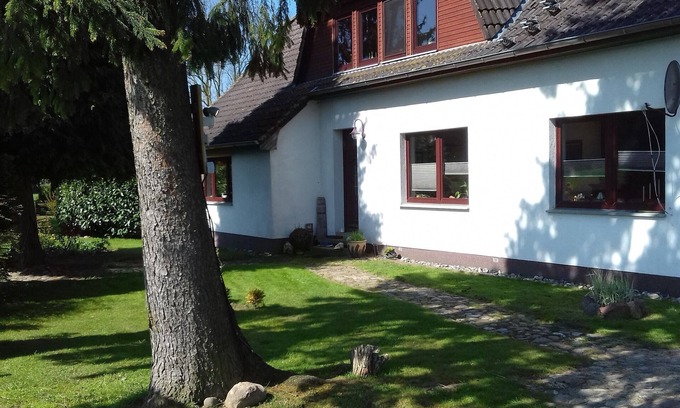 Ahrenshagen-Daskow Apartment | Apartment on the Baltic Sea - secluded location on the edge of the forest