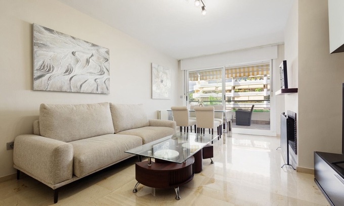 Guadalmina Apartment | Apartment on the 1st line of golf and near the beach in Marbella