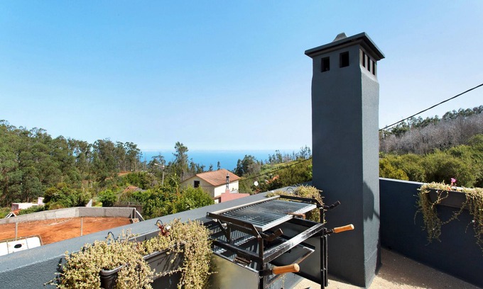 Porto Moniz Apartment | Apartment 'Palheiro Dos 3 A's - Soulful Stays' with Sea View, Wi-Fi and Air Conditioning