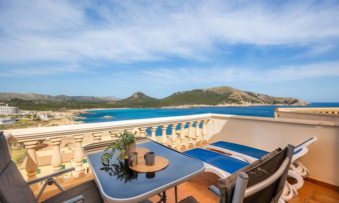 Cala Agulla Apartment | Apartment 'Perleta' with Sea View, Wi-Fi and Air Conditioning