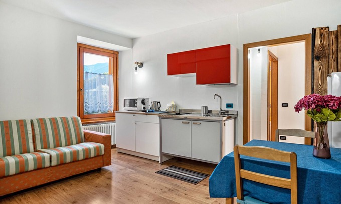 Almazzago Apartment | Apartment 'Ride Home 1' with Mountain View, Shared Garden and Wi-Fi