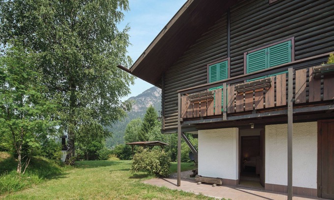 Ziano di Fiemme House | Apartment 'Room and Garden Altavista Mia' with Mountain View, Private Terrace and Wi-Fi