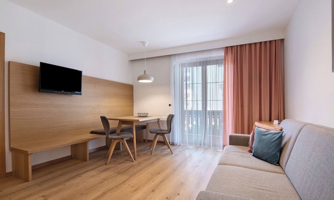 Silandro Apartment | Apartment 'Schnatzhof A2' with Mountain View, Shared Pool and Wi-Fi