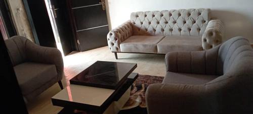 Asaba Apartment | Apartment Sleeps 4 with Free Parking
