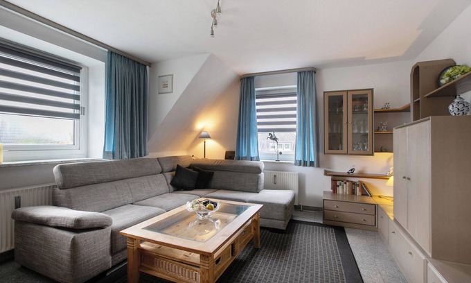 Tinnum Apartment | Apartment 'Sylt 4 Westerland' with a Shared Garden and Wi-Fi