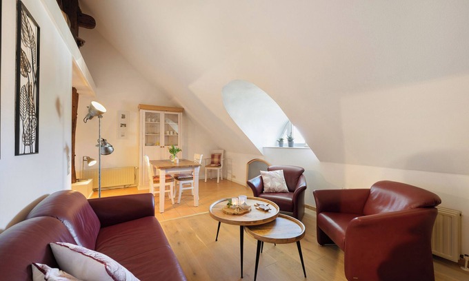 Westerhever Apartment | Apartment 'Treibholz' with Shared Terrace and Shared Garden