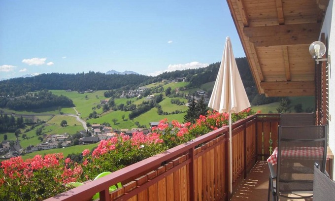 Meltina Apartment | Apartment 'Wald' with Mountain View, Shared Garden and Wi-Fi