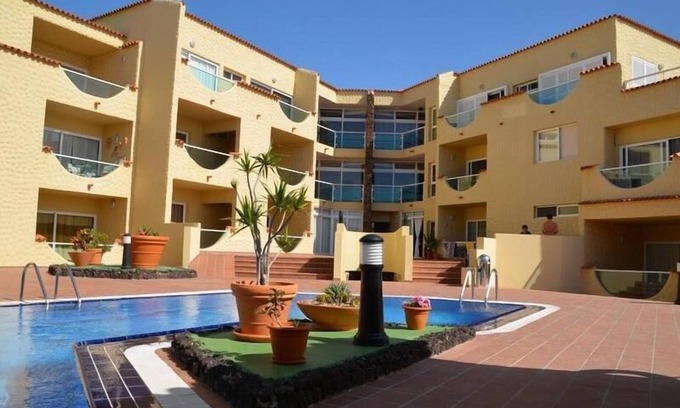 Bahia Calma Apartment | Apartment with balcony and sea view, close to the beach