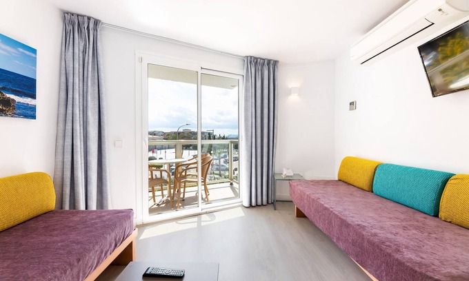 Muro Apartment | Apartment with shared pool, near the beach