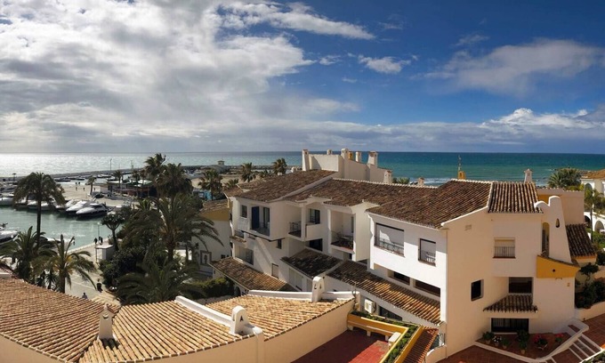 Cabopino Apartment | Apartment with secure underground parking