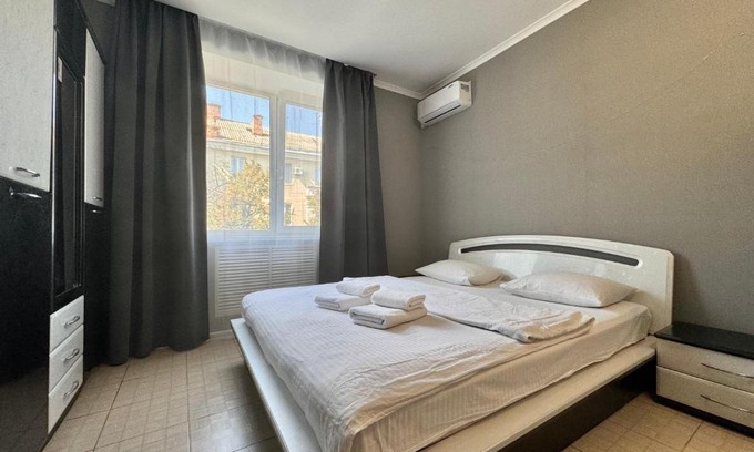 Sukhinovka Apartment | ApartPoltava Світлі та стильні апартаменти в центрі Полтави біля театру Гоголя, ЦУМ, банківський ЧЕК