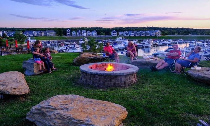 Ottawa House | Aphrodite