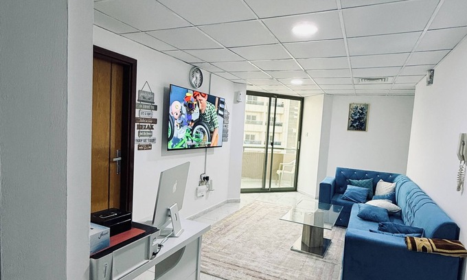 Al Majaz Apartment | Aplyns Dormitory Male&Female Upper Bed SHARJAH