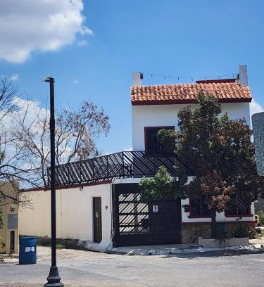 Guadalupe House | Apodaca Casa 3 pisos con terraza