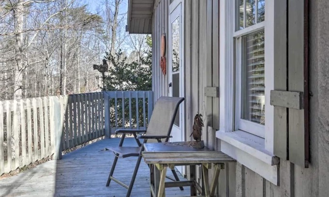 Blue Ridge Cottage | Appalachian Cottage near downtown McCaysville, GA
