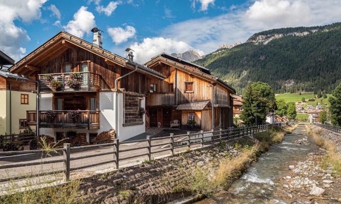 San Giovanni di Fassa Apartment | Appartamento Tobià