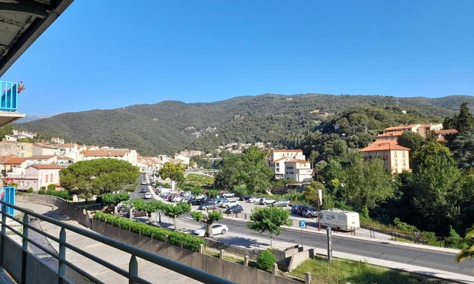 Amelie-les-Bains-Palalda Apartment | Appartement A Beholding Sight