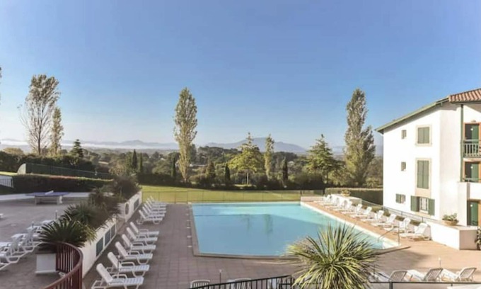 Arcangues Apartment | Appartement Avec Piscine sur le Golf D'arcangues