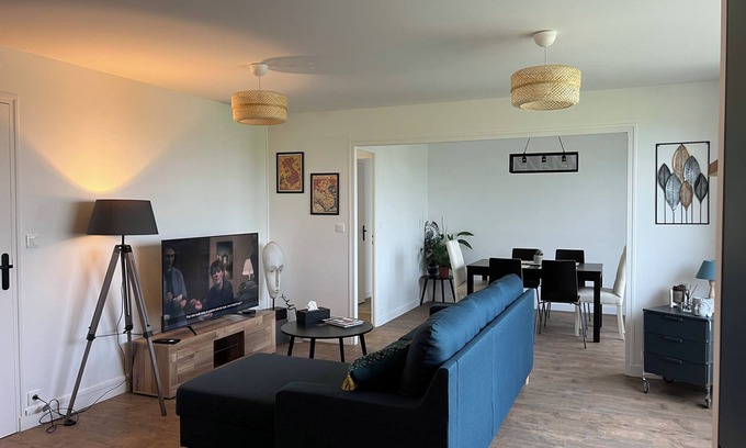 Pontorson Apartment | Appartement Calme et Ensoleillé Refait à Neuf, à 7 km du Mont Saint-michel