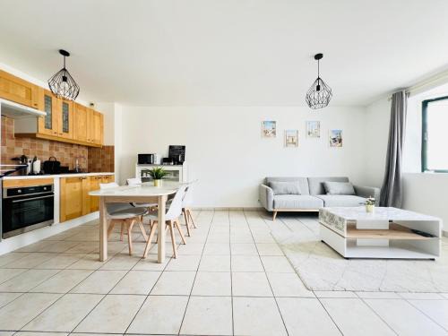 Pontault-Combault Apartment | Appartement Coquelicot 25km Paris et Disney