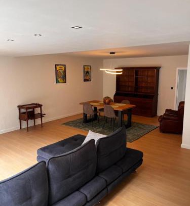 Geel Apartment | Appartement ' Tintin Travels'