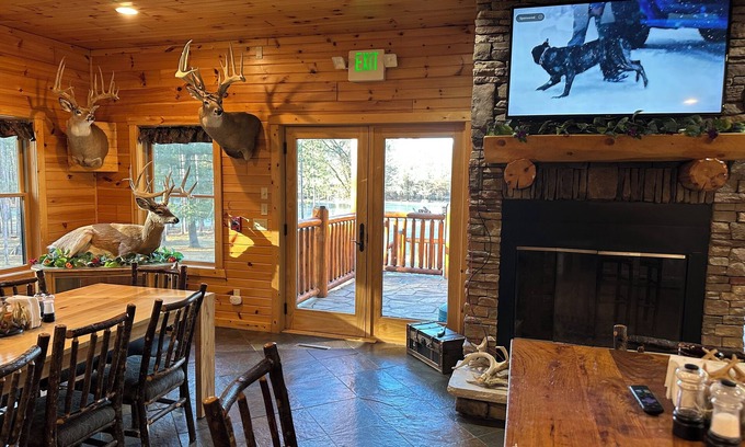 Krakow Cabin | Apple Creek Whitetails Lodge