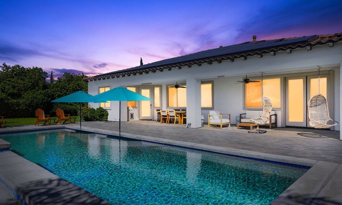 Orchards House | Apricot Oasis 5bd/4ba w/Private Pool & Spa Gated Community Close to Festivals