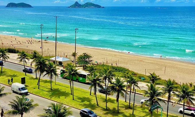 Barra da Tijuca Apartment | Apt at the Best Beach in Rio de Janeiro, with a Stunning View in Barra da Tijuca