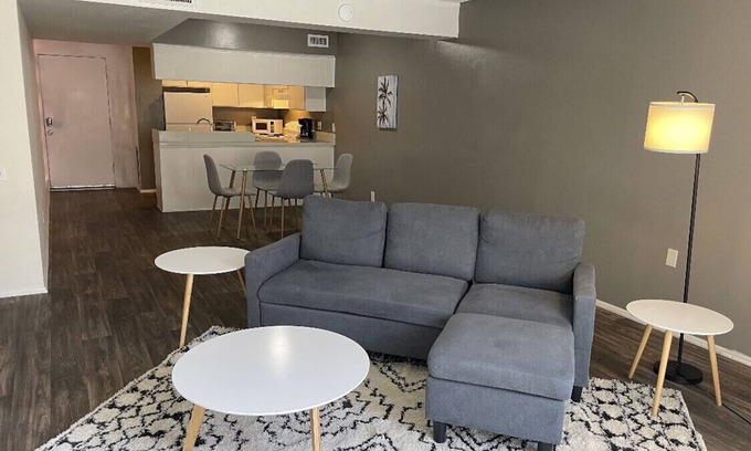 Historic Tennis Club Apartment | Apt B - 1bed/1bath furnished, private fenced patio in downtown Palm Springs!