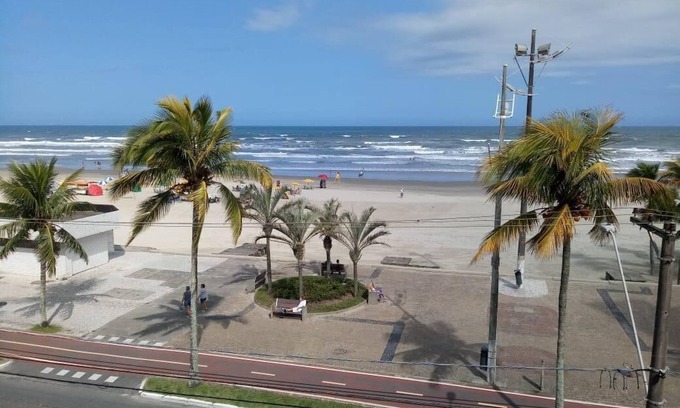 Praia Grande Apartment | Apt. facing Praia Grande Ocian City with 5 windows facing the sea.