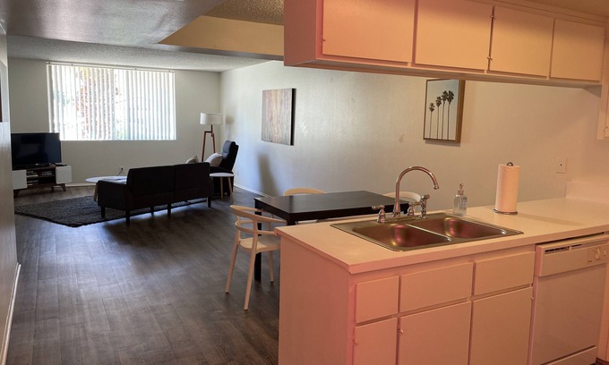 Historic Tennis Club Apartment | Apt G - furnished 1bed/1bath, second floor,in the heart of downtown Palm Springs